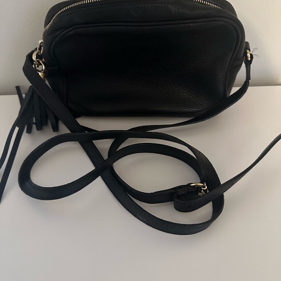 Gucci Black Crossbody Bag with Logo and Tassel - Picture 2 of 3